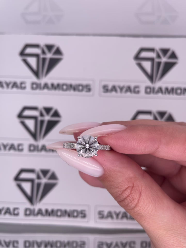 טבעת אירוסין קלאסית 2 קראט טבעי