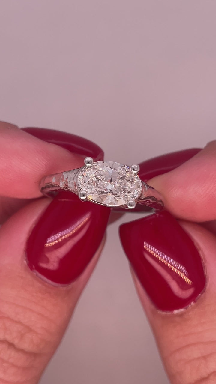 טבעת ״אלמה״יהלום אובל מאוזן 1.50 קראט מעבדה cvd